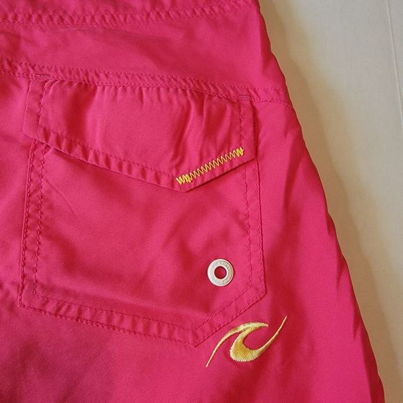 Rip Curl Pink Graphic Boardwalk Shorts - Size Large - Picture 4 of 5